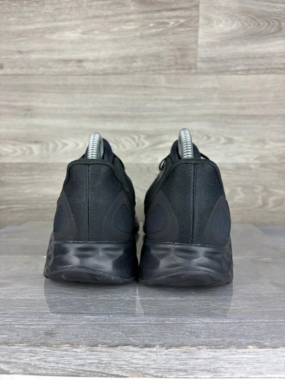 New Balance fresh foam Arishi Triple Black Mesh womens Sneakers size 8.5 Wide
